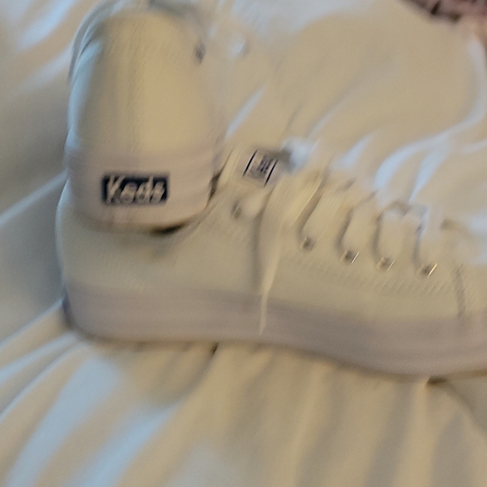 White Keds Size 7 Dream-Foam : Worn Once. - image 2